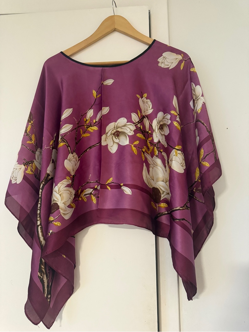Floral Magnolia Silk-Feel Poncho Top - Purple( New)